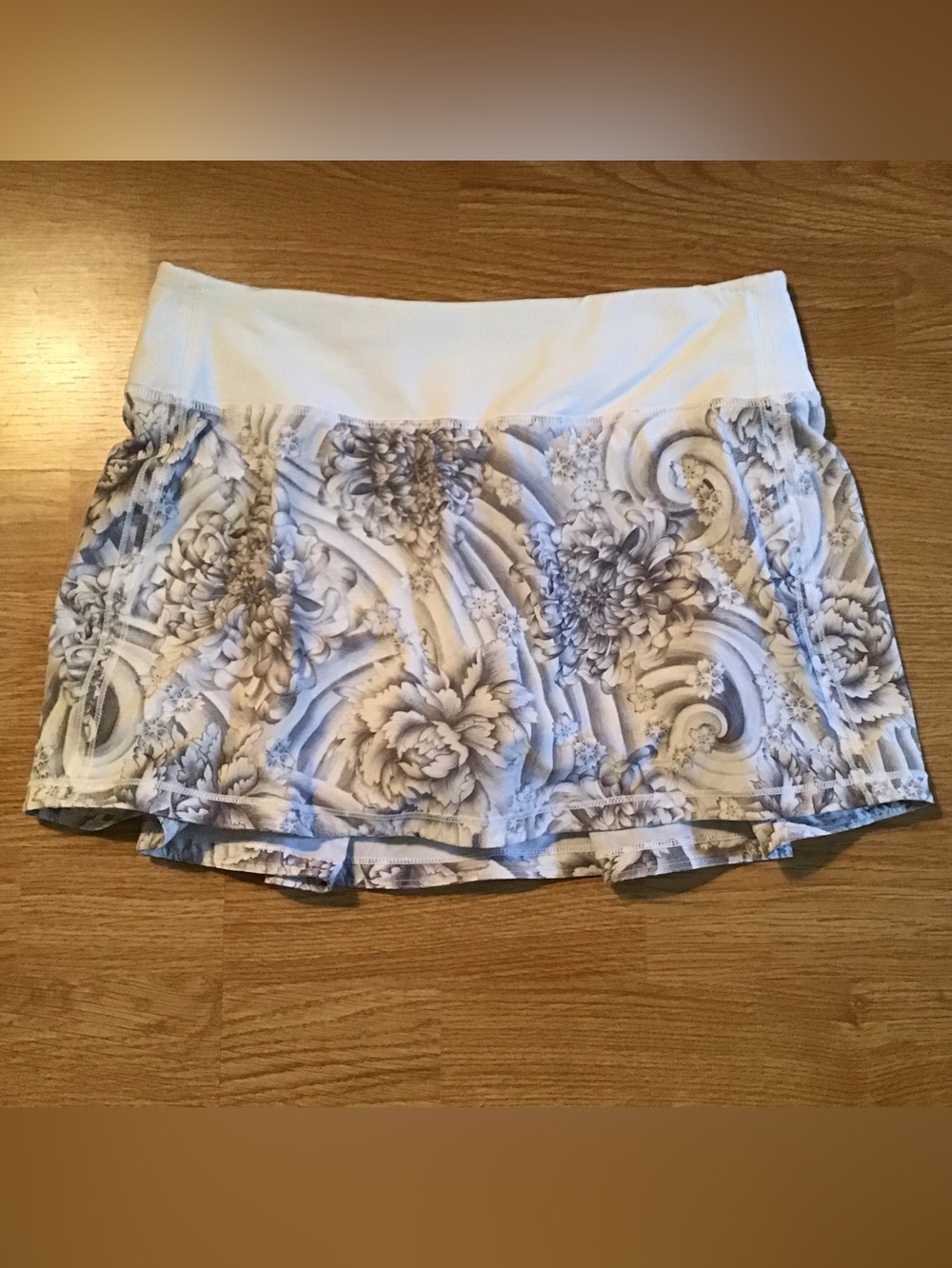 lululemon athletica White Skirt with Gray Floral Print